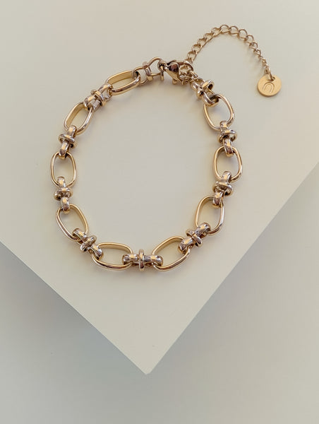 Gold Oval Link Bracelet