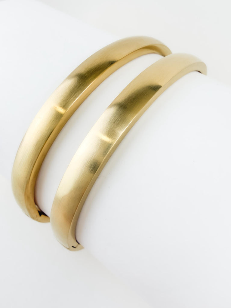 Solid Oval Bangle